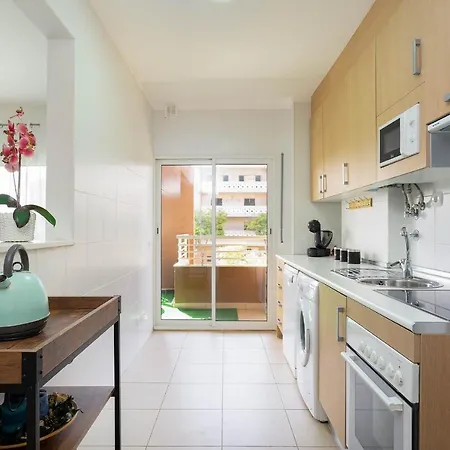 Litoral Mar Dream, 500 Mbs Free Wi-fi, Private Parking, Pool Apartment